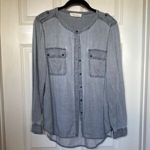 Two by Vince CamutoGray Button-Up Shirt
